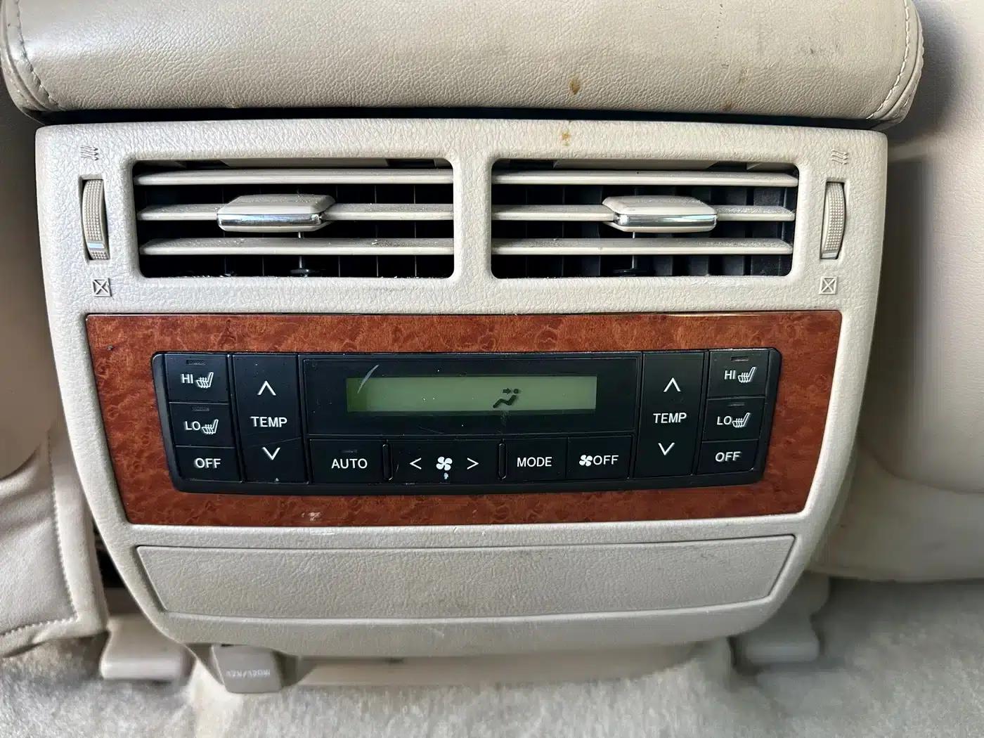 2012 Land Cruiser 4.0L Automatic VX — миниатюра 17