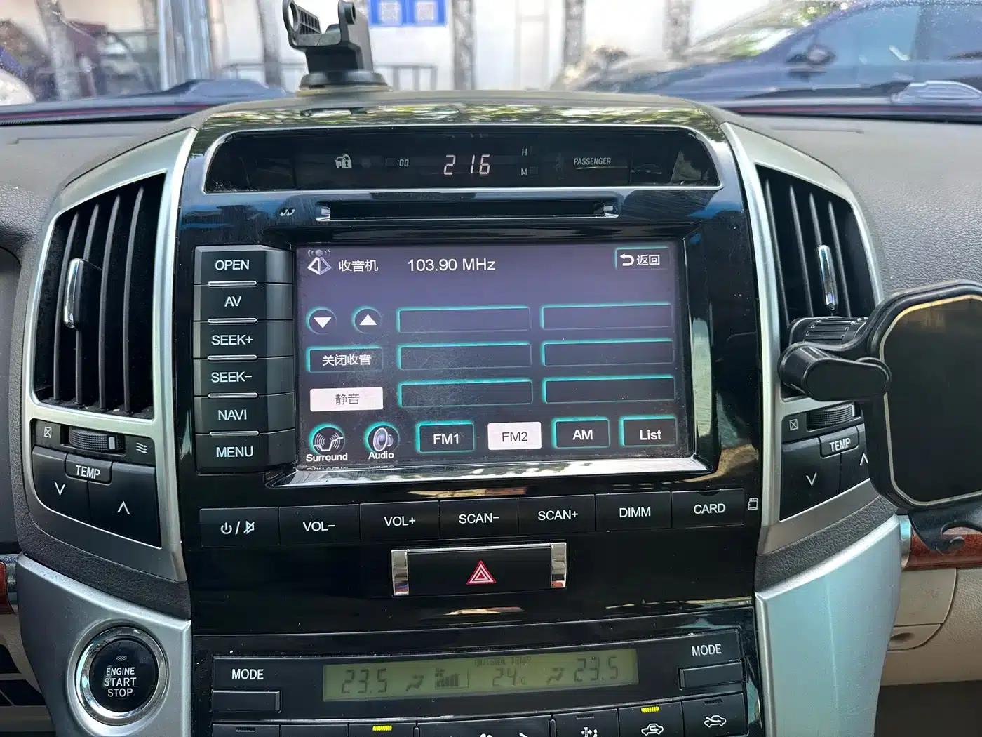 2012 Land Cruiser 4.0L Automatic VX — миниатюра 21