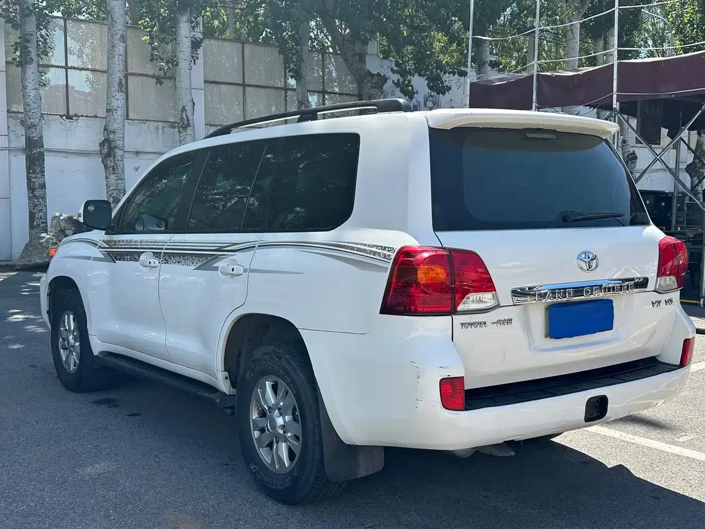 2012 Land Cruiser 4.0L Automatic VX — миниатюра 5