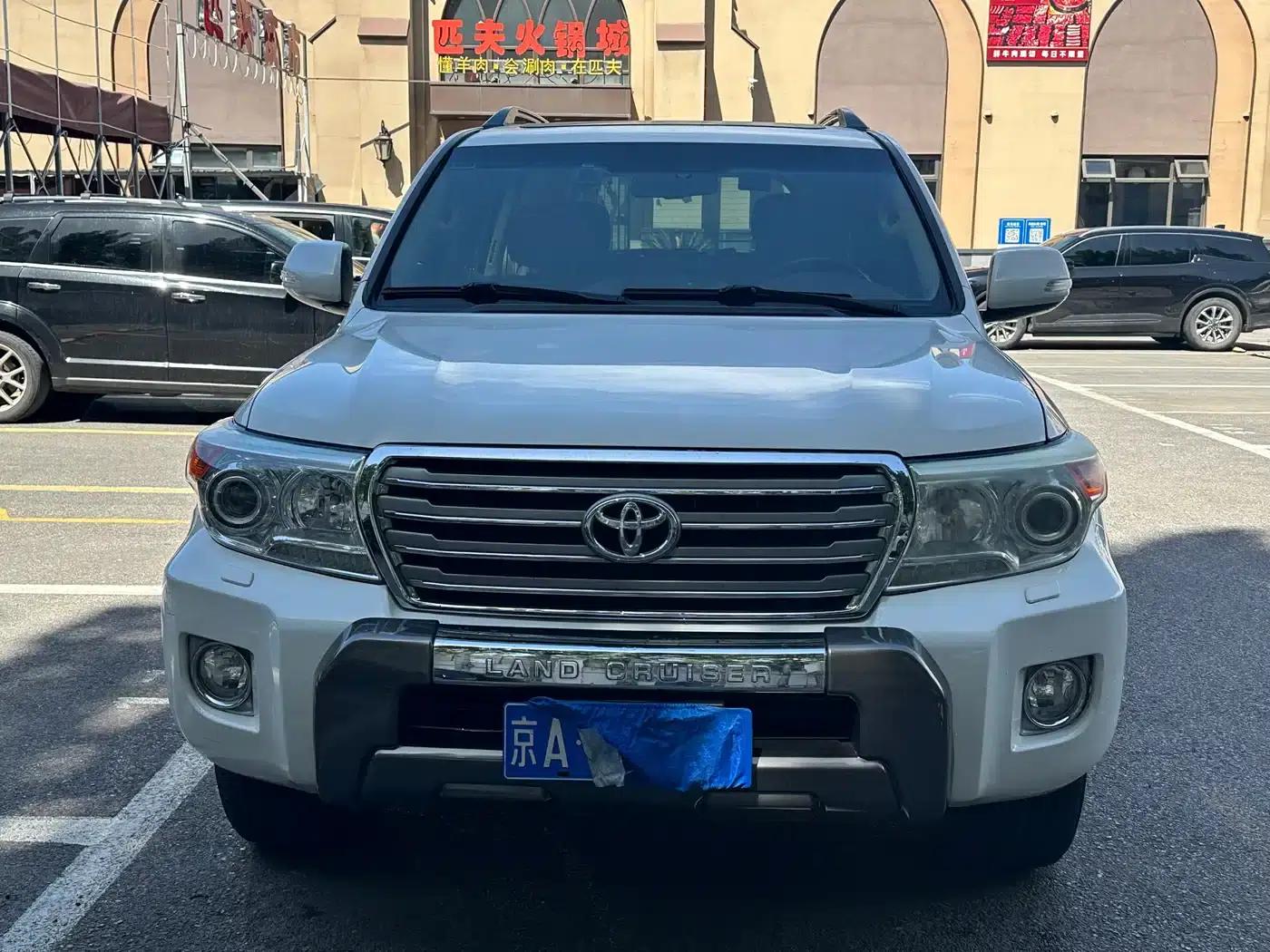 2012 Land Cruiser 4.0L Automatic VX — миниатюра 7