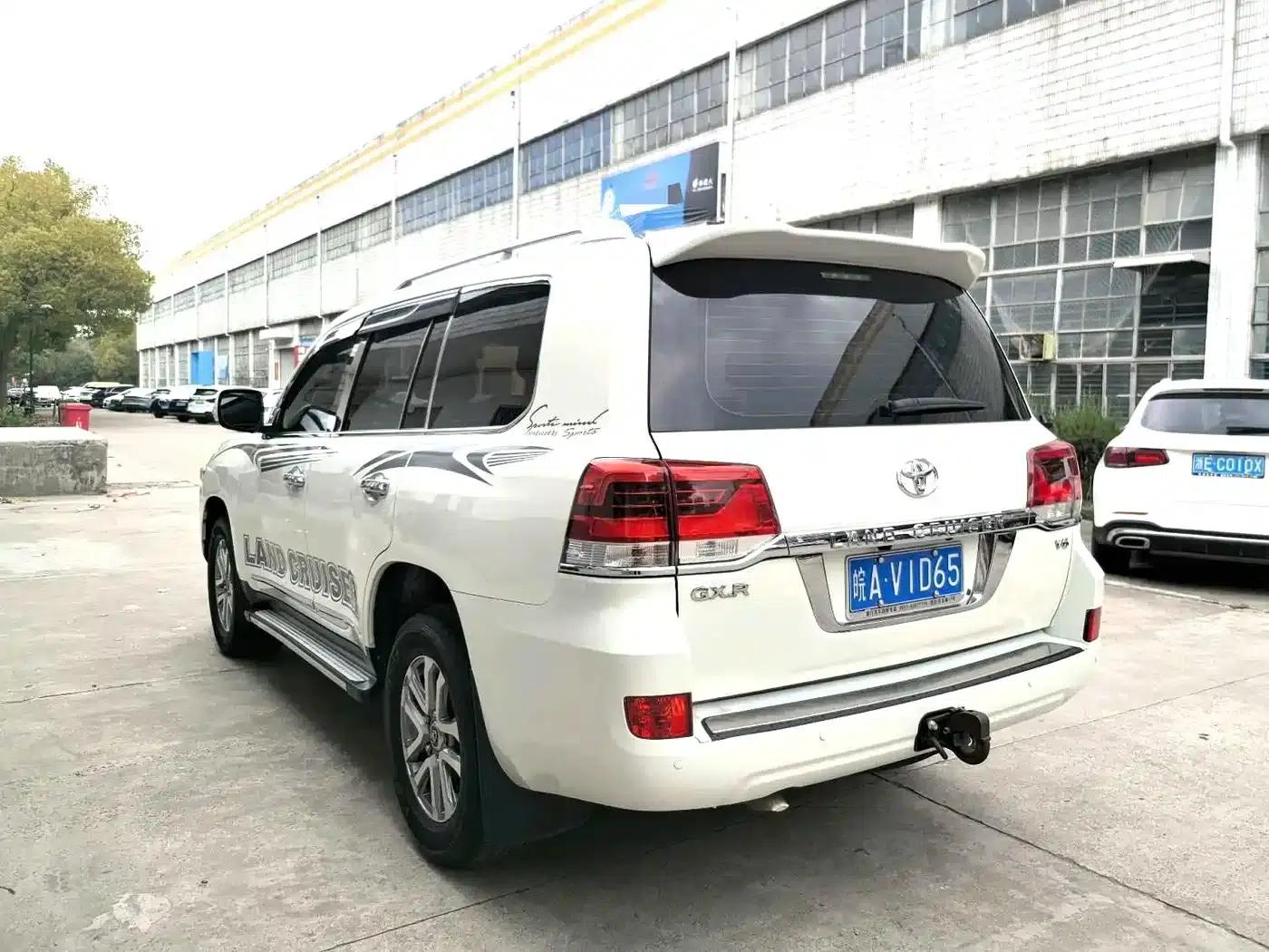 2018 Land Cruiser (Imported) 4.0L Middle East Edition — миниатюра 4