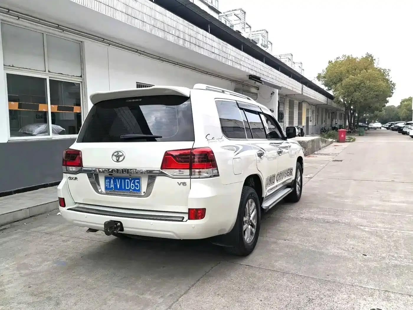 2018 Land Cruiser (Imported) 4.0L Middle East Edition — миниатюра 6