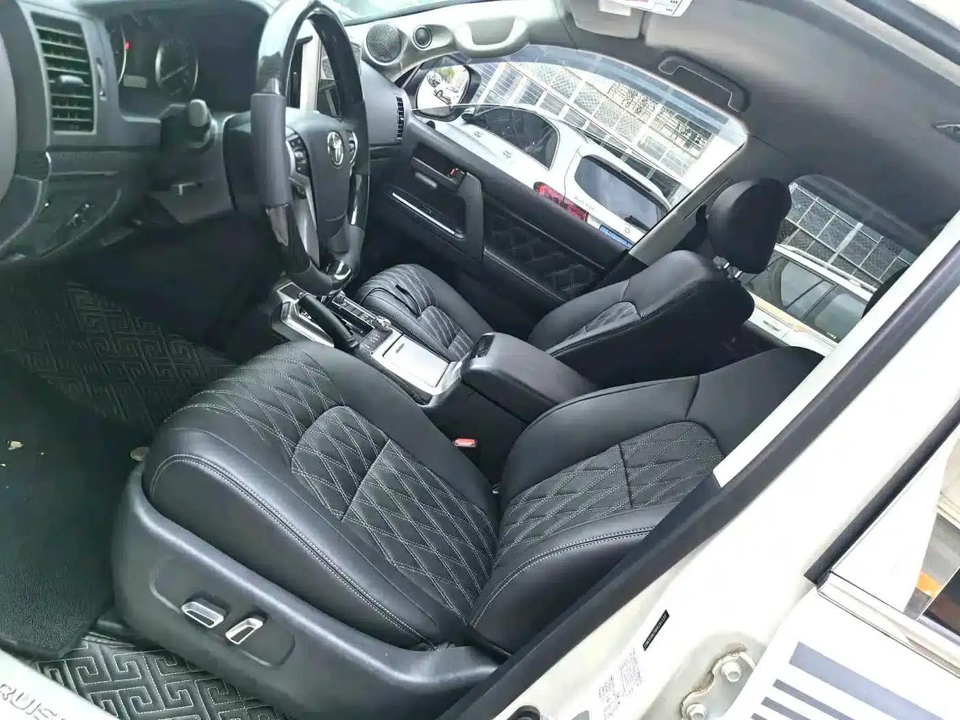 2018 Land Cruiser (Imported) 4.0L Middle East Edition — миниатюра 7