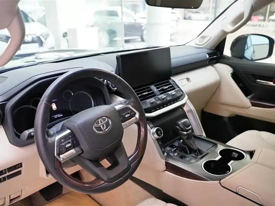 2022 Land Cruiser (Imported) 3.5T GX-R Middle East Edition — миниатюра 15