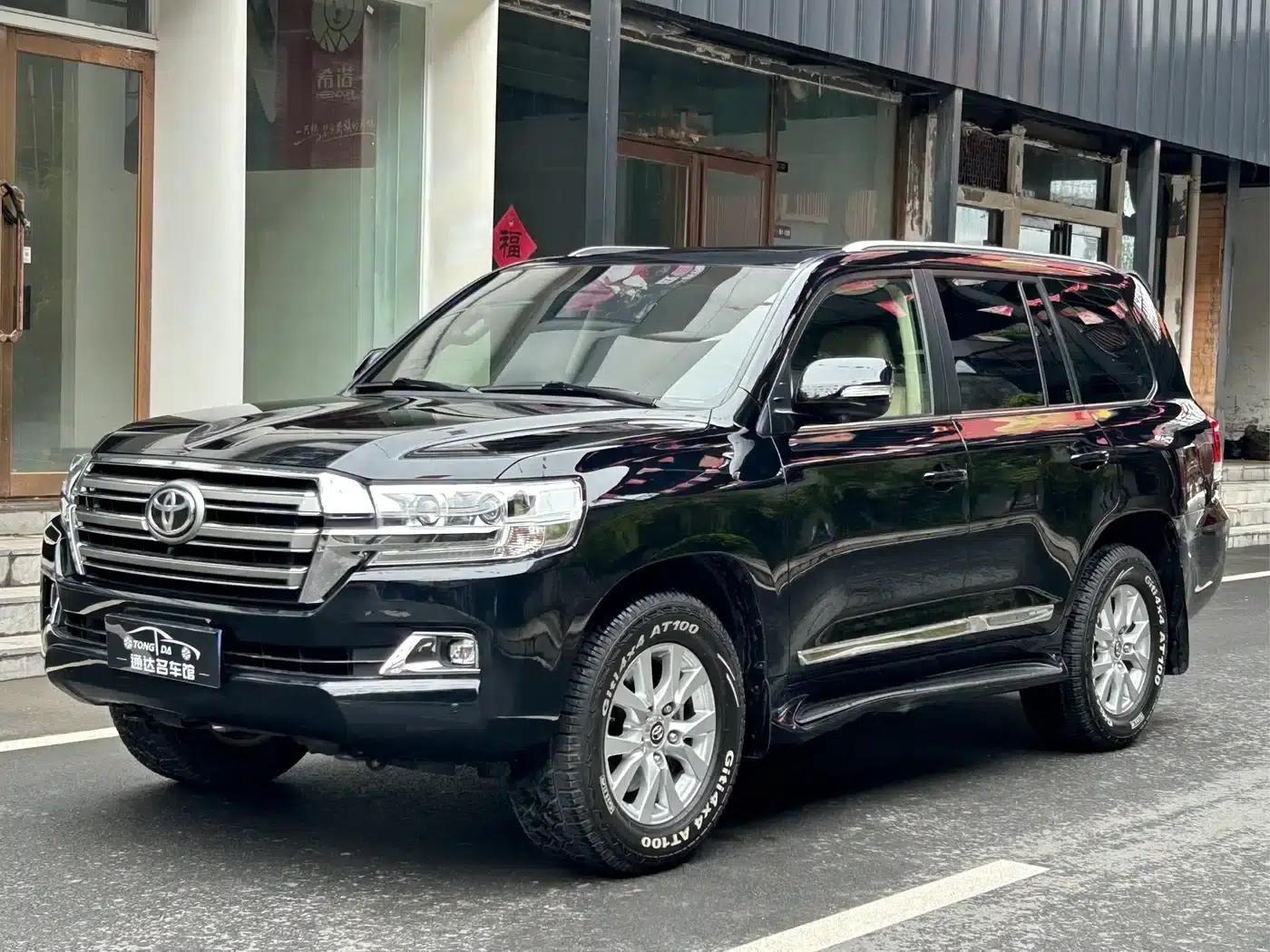 2020 Land Cruiser (Imported) 5.7L Middle East Edition — миниатюра 1