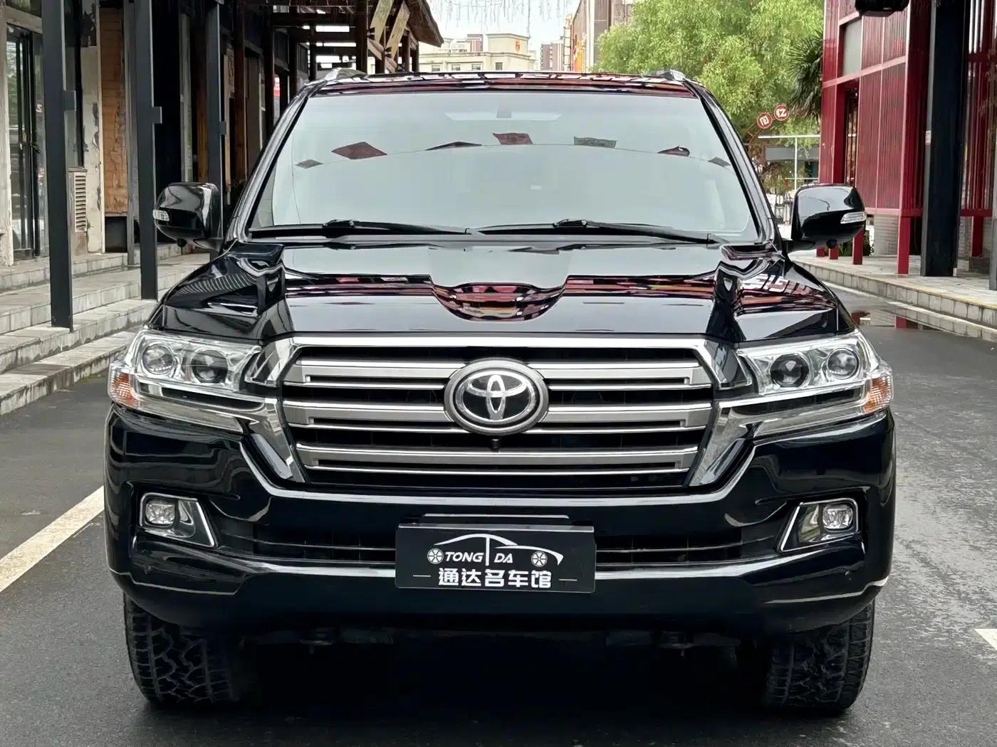 2020 Land Cruiser (Imported) 5.7L Middle East Edition — миниатюра 2