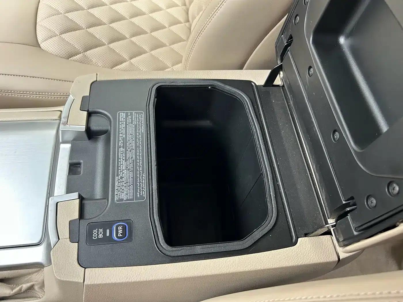 2020 Land Cruiser (Imported) 5.7L Middle East Edition — миниатюра 11