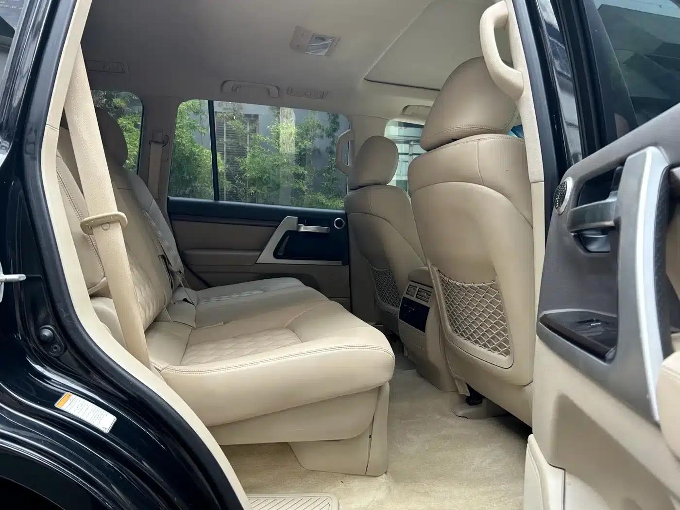 2020 Land Cruiser (Imported) 5.7L Middle East Edition — миниатюра 13