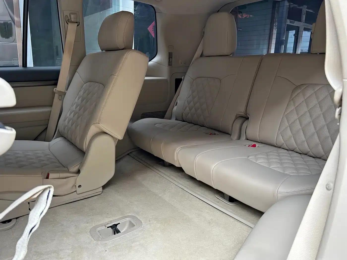 2020 Land Cruiser (Imported) 5.7L Middle East Edition — миниатюра 14