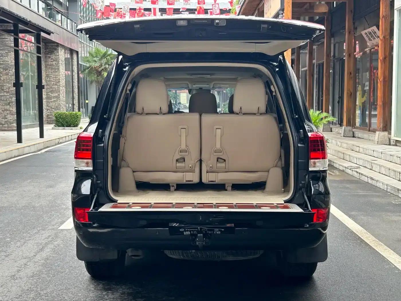 2020 Land Cruiser (Imported) 5.7L Middle East Edition — миниатюра 15