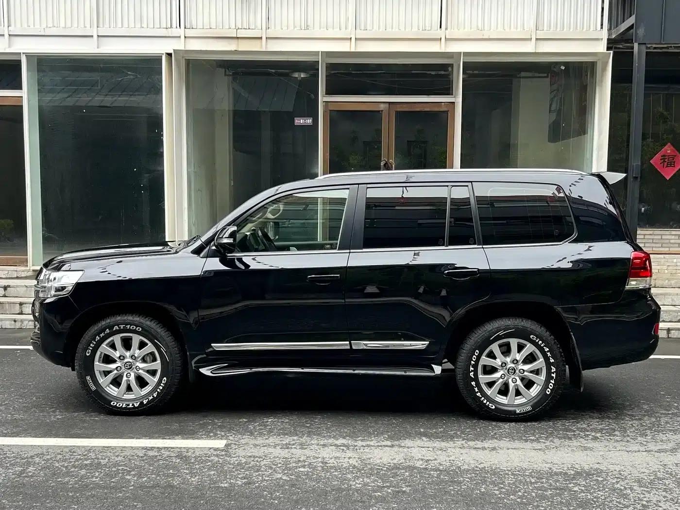 2020 Land Cruiser (Imported) 5.7L Middle East Edition — миниатюра 22