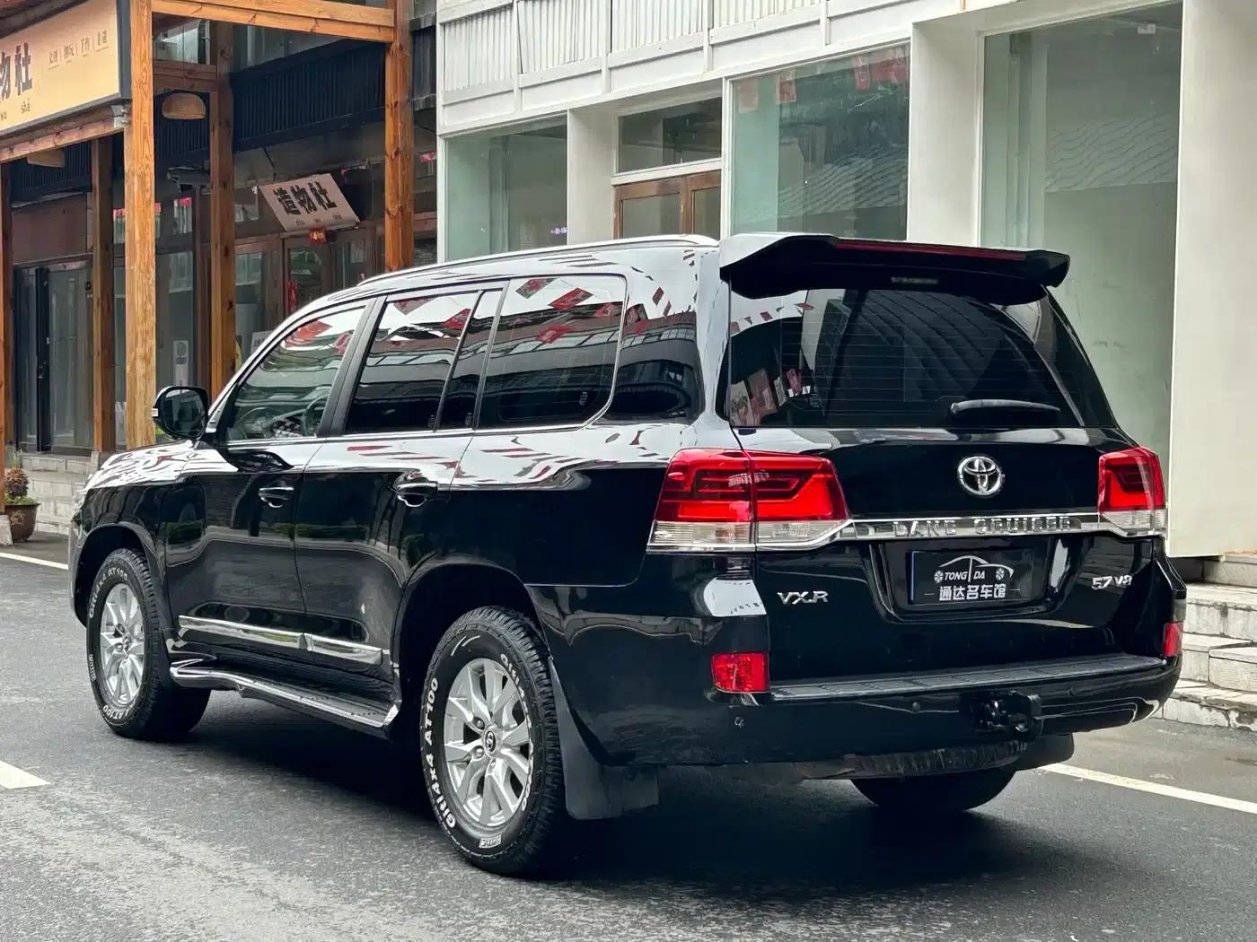 2020 Land Cruiser (Imported) 5.7L Middle East Edition — миниатюра 23