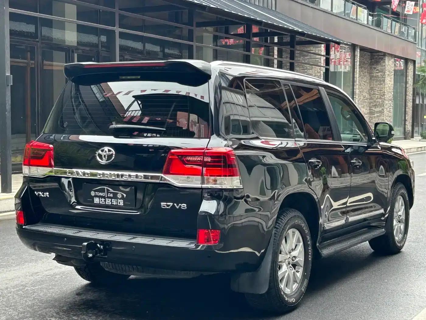 2020 Land Cruiser (Imported) 5.7L Middle East Edition — миниатюра 25