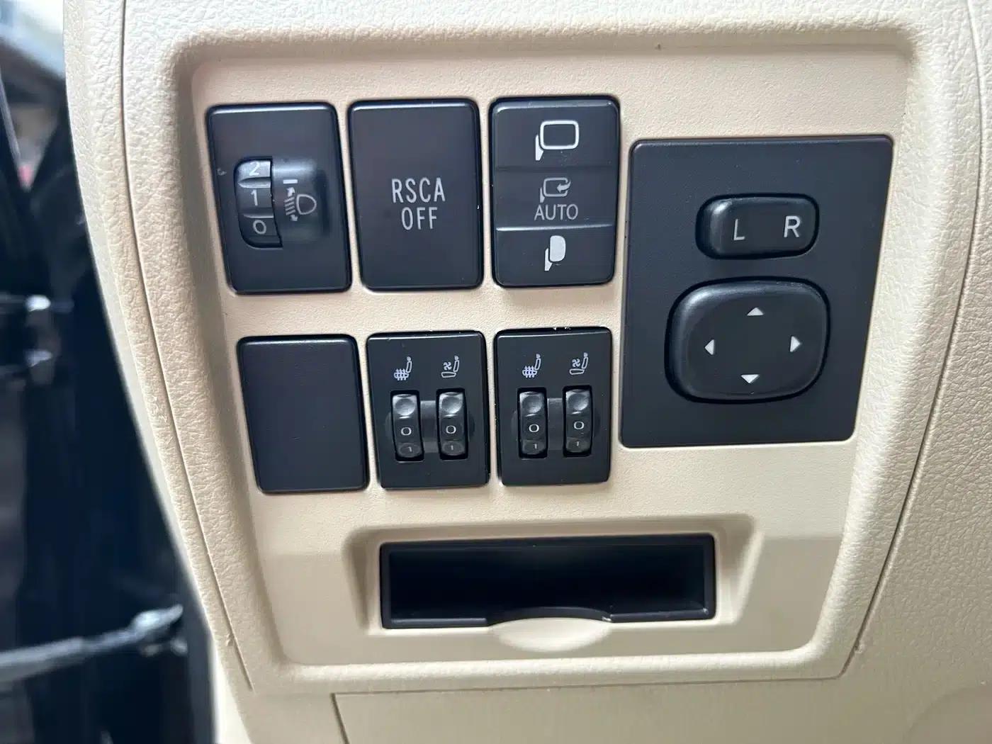 2020 Land Cruiser (Imported) 5.7L Middle East Edition — миниатюра 6