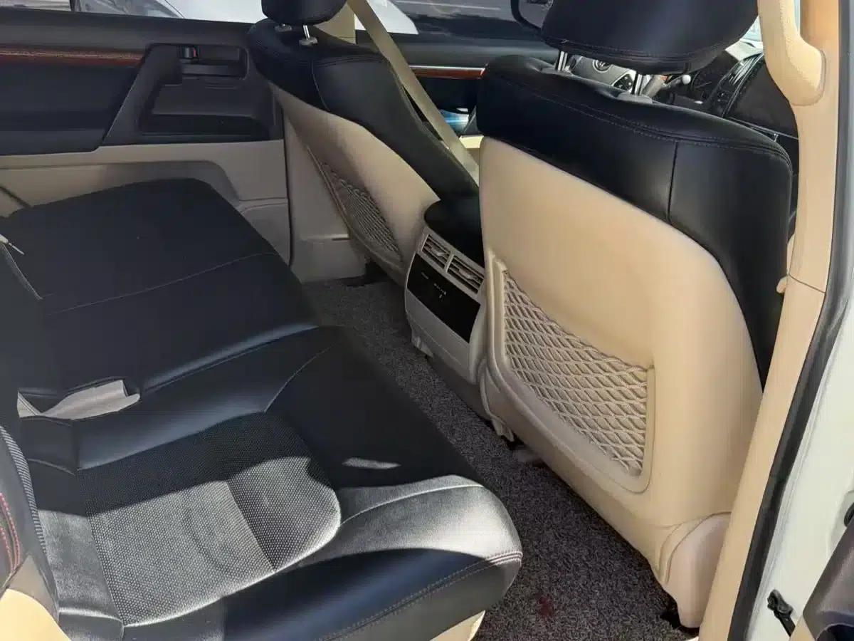 2016 Land Cruiser (Imported) 4.0L Middle East Edition — миниатюра 5