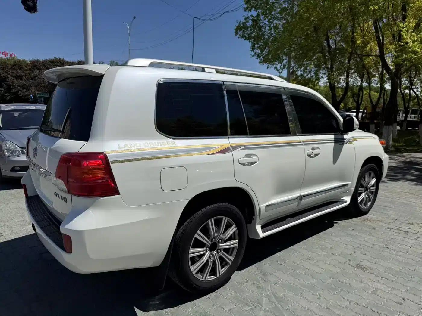 2016 Land Cruiser (Imported) 4.0L Middle East Edition — миниатюра 9