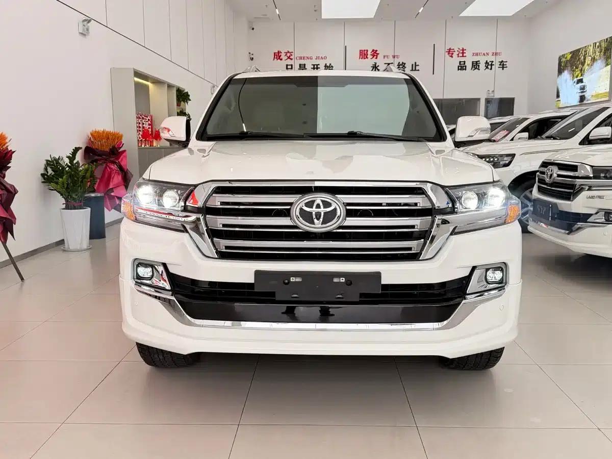 2015 Imported Land Cruiser 4.0L V6 Middle East Base Model — миниатюра 2