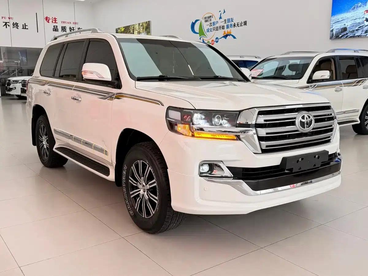 2015 Imported Land Cruiser 4.0L V6 Middle East Base Model — миниатюра 3