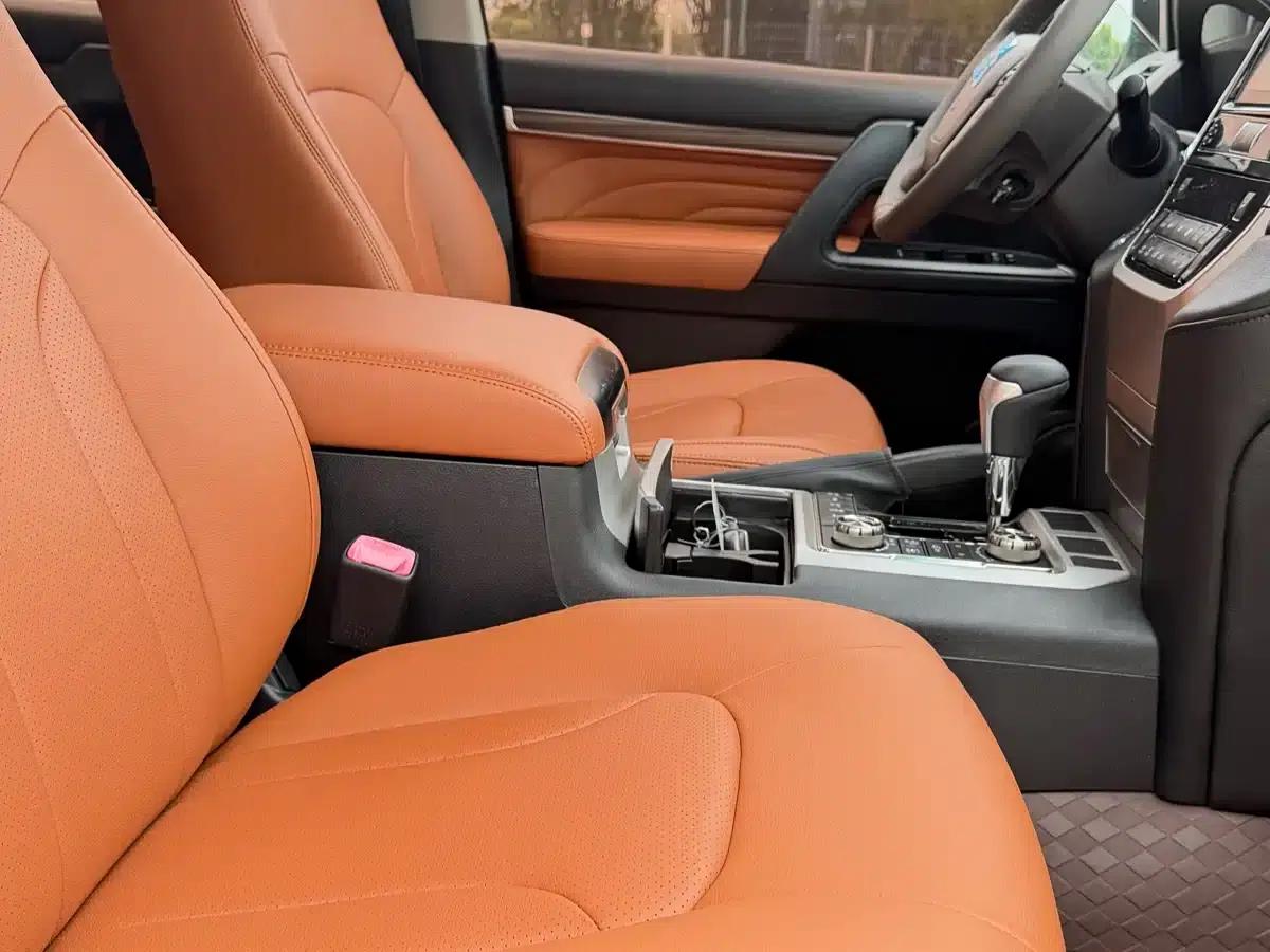 2015 Imported Land Cruiser 4.0L V6 Middle East Base Model — миниатюра 7