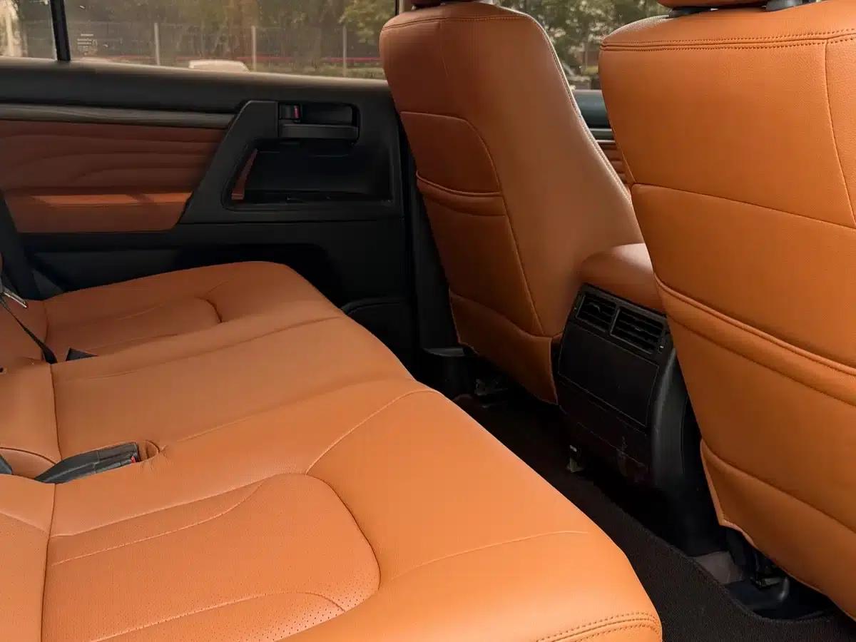 2015 Imported Land Cruiser 4.0L V6 Middle East Base Model — миниатюра 8