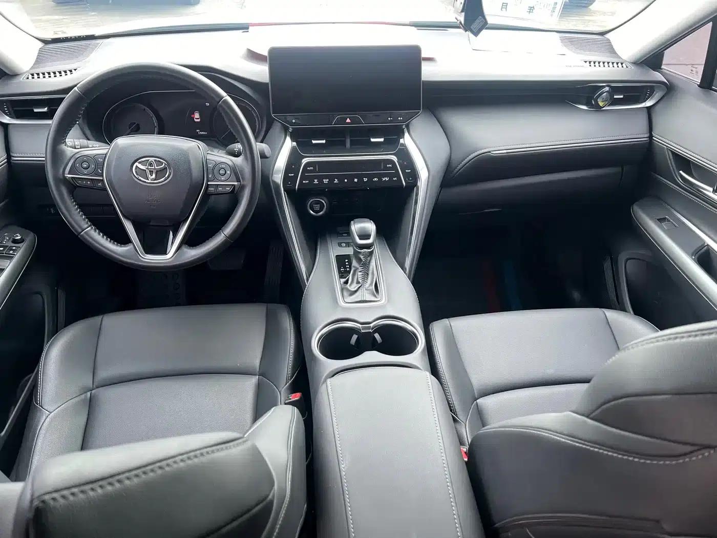 Venza 2023 2.0L CVT 2WD Luxury Edition — миниатюра 6