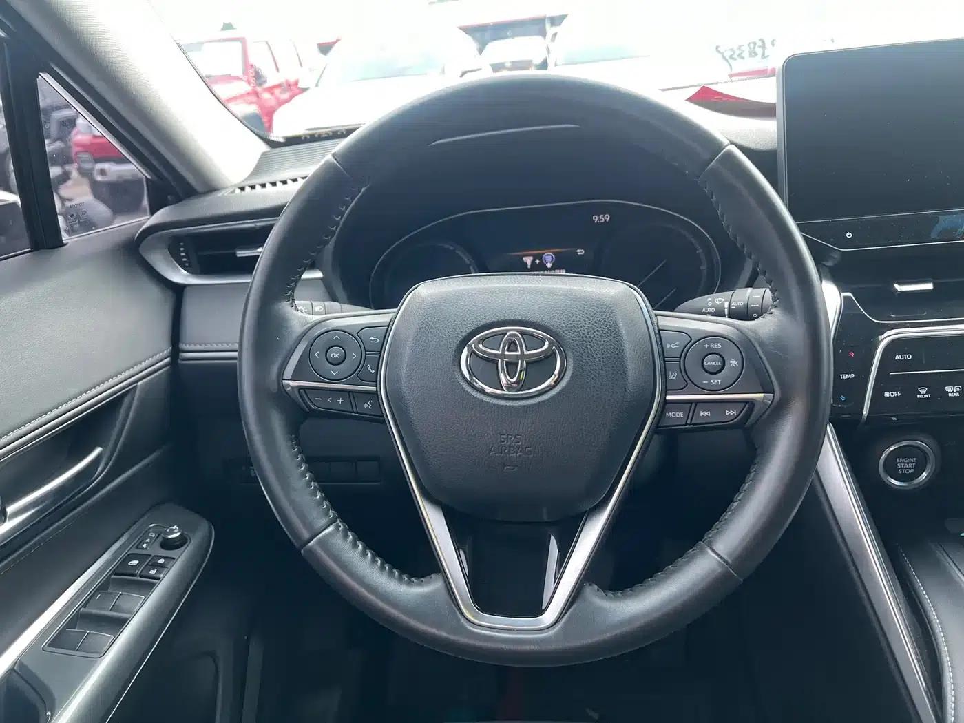 Venza 2023 2.0L CVT 2WD Luxury Edition — миниатюра 7