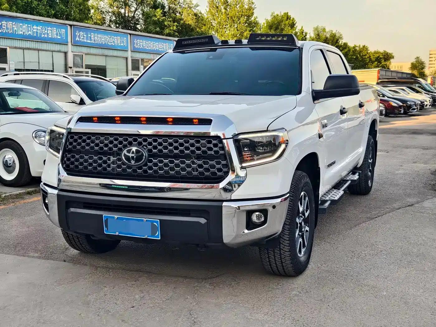 2020 Toyota Tundra 5.7L Canadian Spec — миниатюра 1