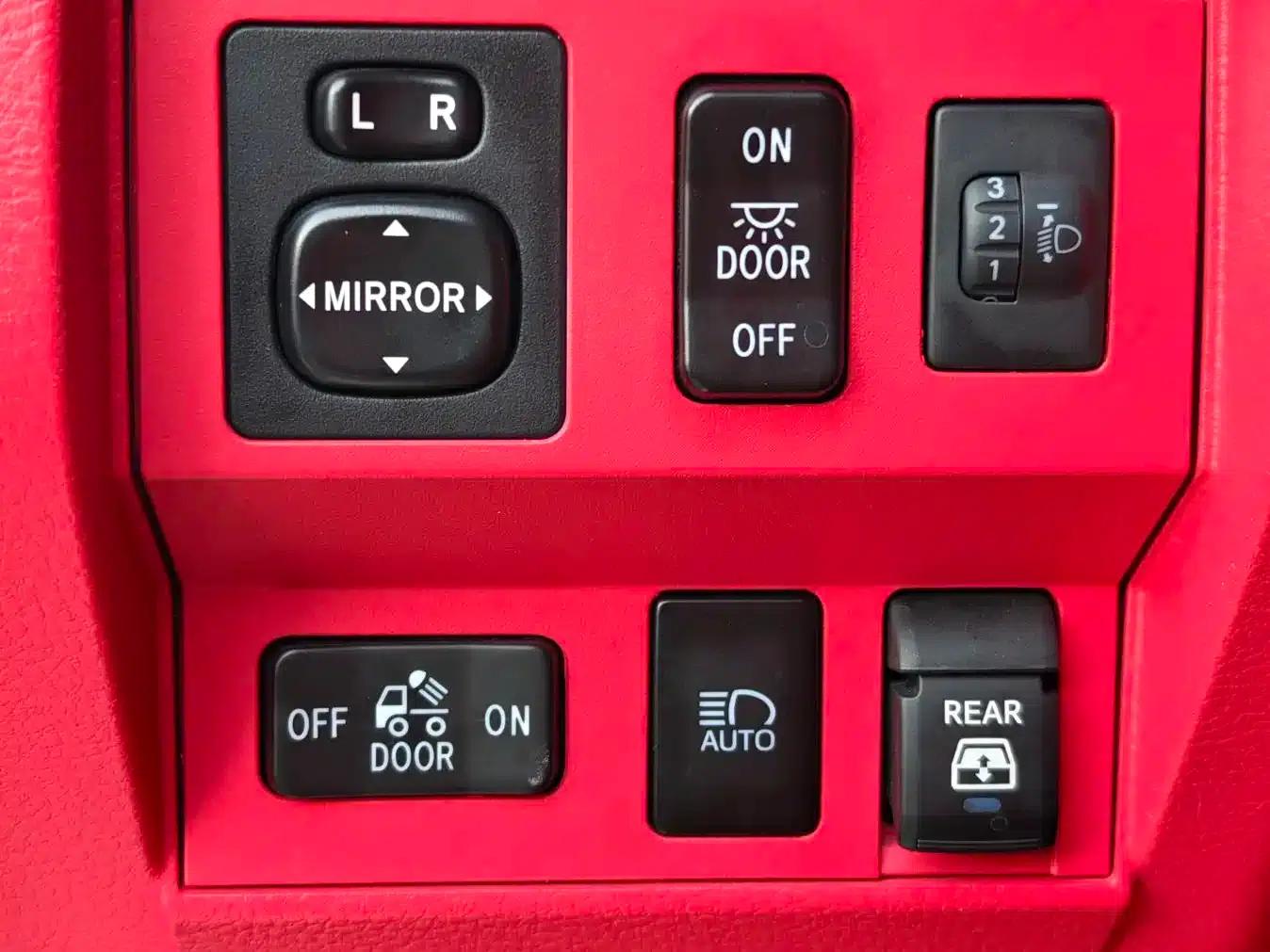 2020 Toyota Tundra 5.7L Canadian Spec — миниатюра 11