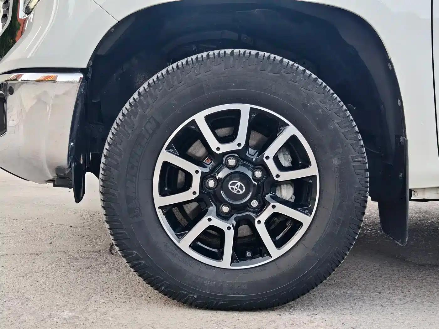 2020 Toyota Tundra 5.7L Canadian Spec — миниатюра 16