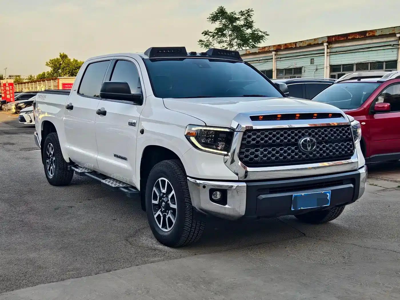 2020 Toyota Tundra 5.7L Canadian Spec — миниатюра 3