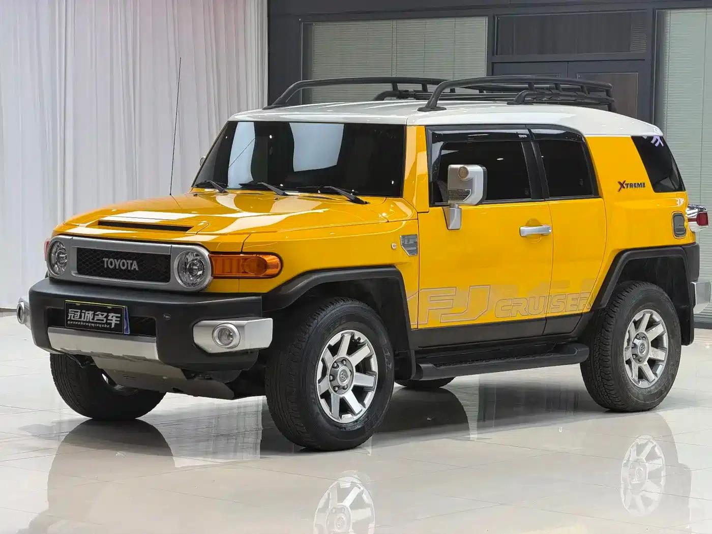 2019 FJ Cruiser 4.0L Automatic — миниатюра 1