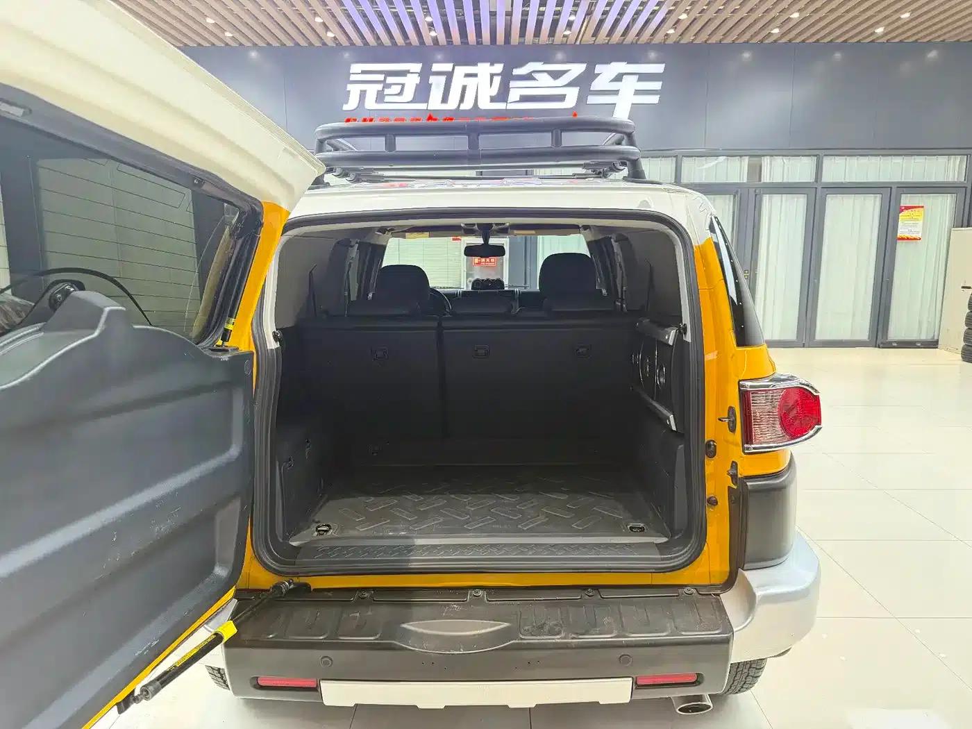 2019 FJ Cruiser 4.0L Automatic — миниатюра 14
