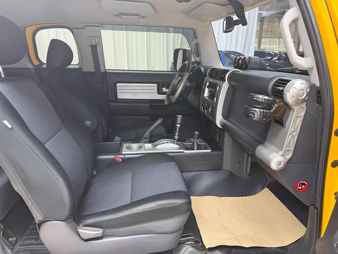 2019 FJ Cruiser 4.0L Automatic — миниатюра 10