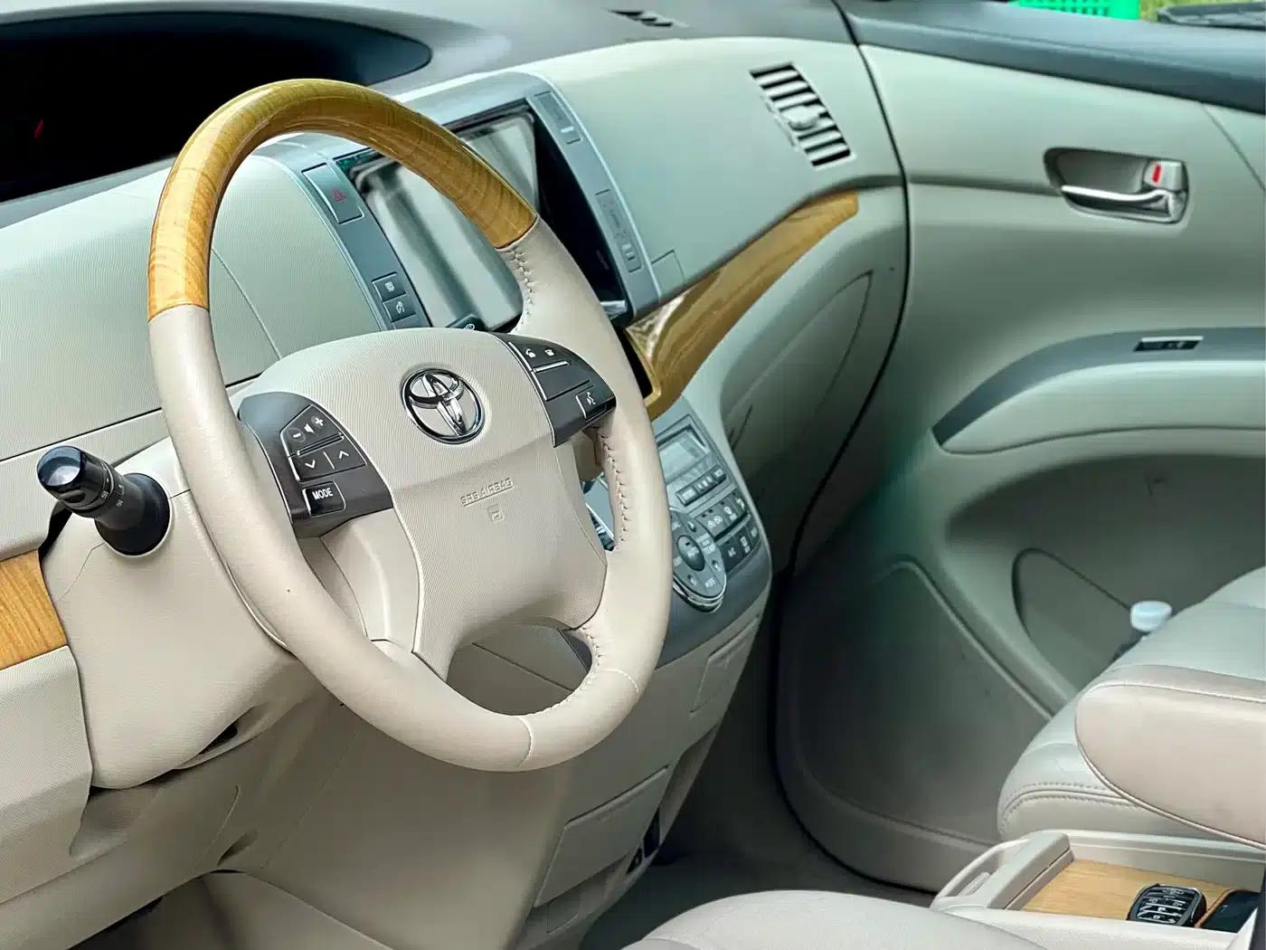 2007 Previa 3.5L 7-seater Luxury — миниатюра 6