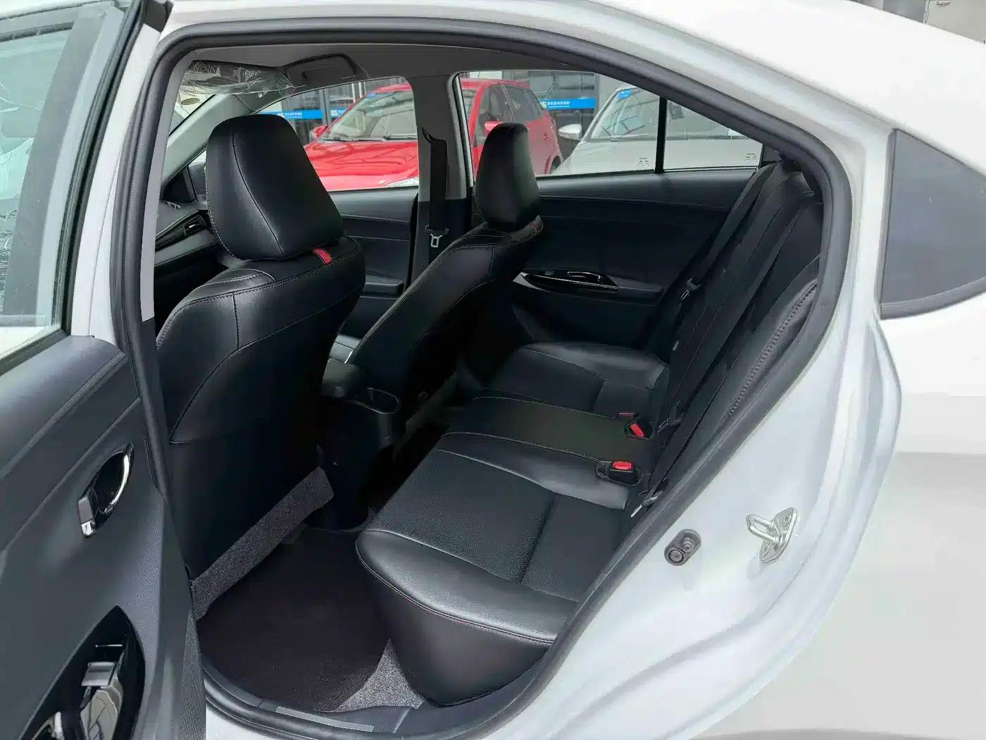 YARiS L 2022 1.5L CVT Luxury PLUS Edition — миниатюра 9