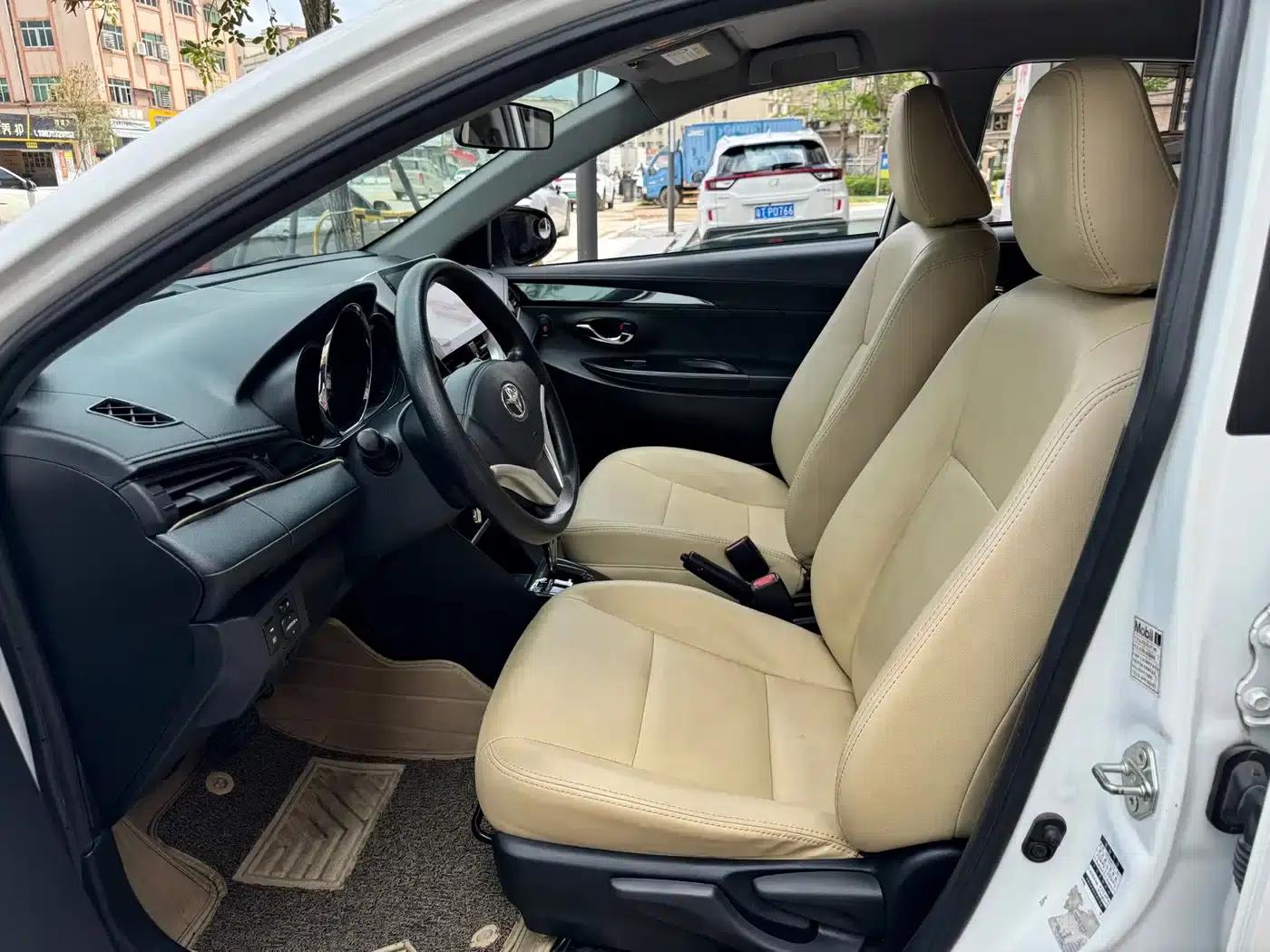 YARiS L 2017 1.5E CVT Dynamic Edition — миниатюра 4