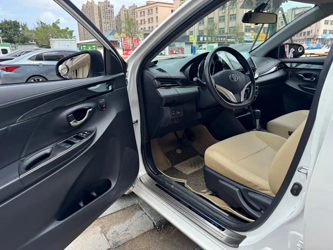 YARiS L 2017 1.5E CVT Dynamic Edition — миниатюра 10