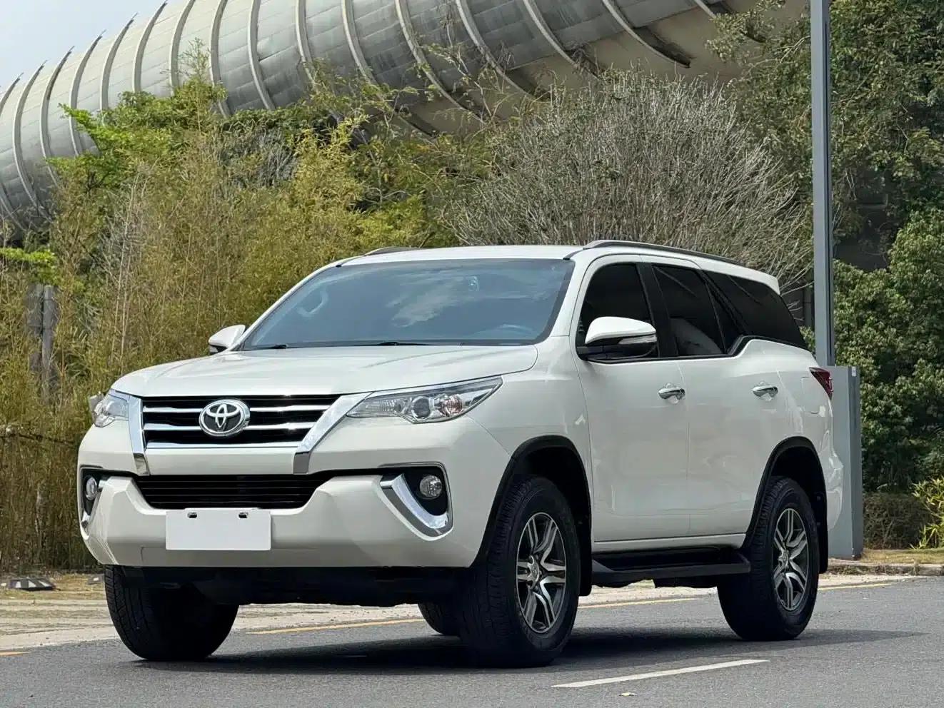 Fortuner 2016 2.7L Middle East Edition — миниатюра 1