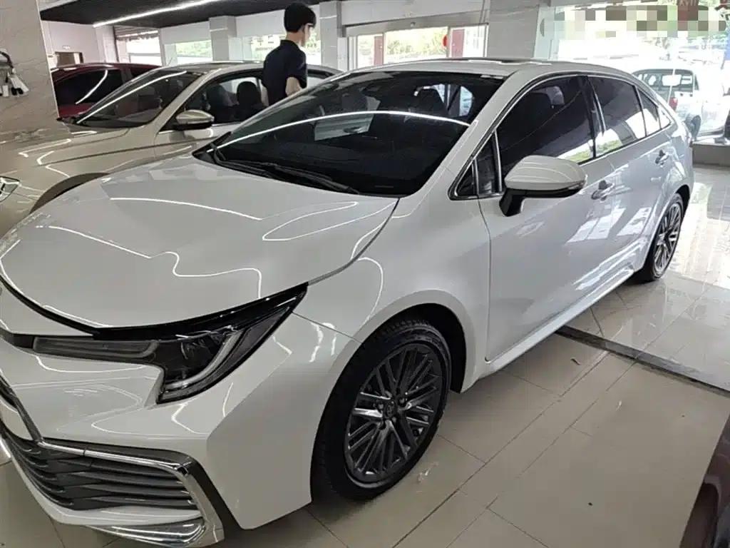 2023 Geely Lingshang 2.0L Luxury Edition — миниатюра 2