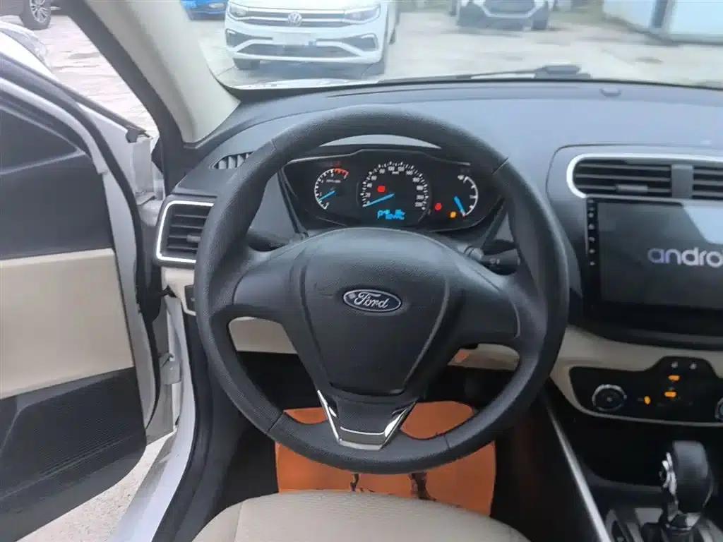 2017 Ford Focus Facelift 1.5L Automatic Comfort Model — миниатюра 11
