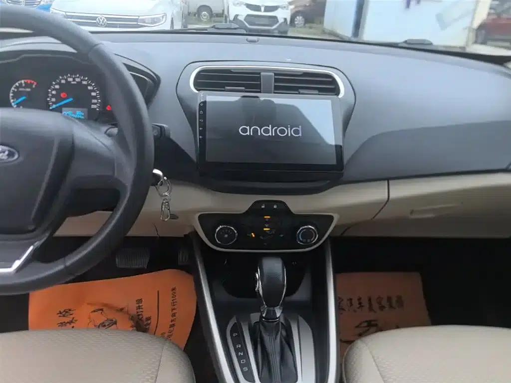 2017 Ford Focus Facelift 1.5L Automatic Comfort Model — миниатюра 13