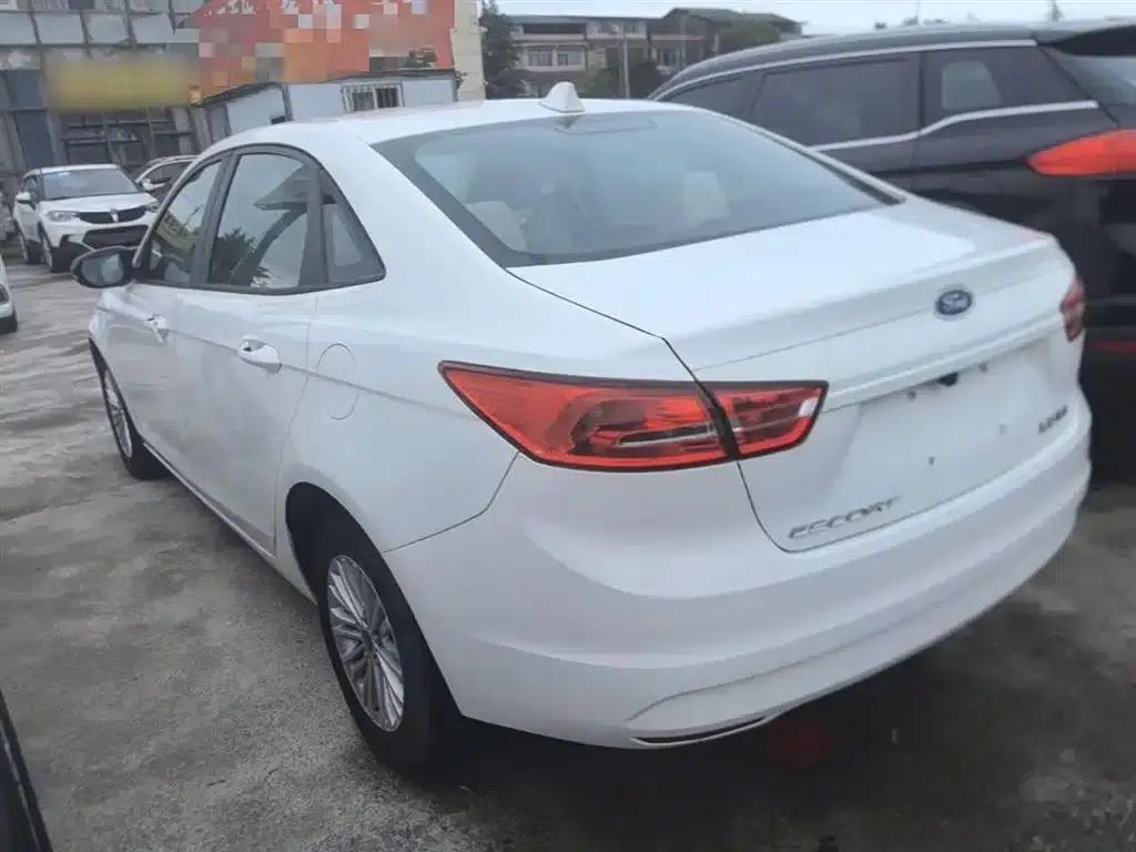 2017 Ford Focus Facelift 1.5L Automatic Comfort Model — миниатюра 5