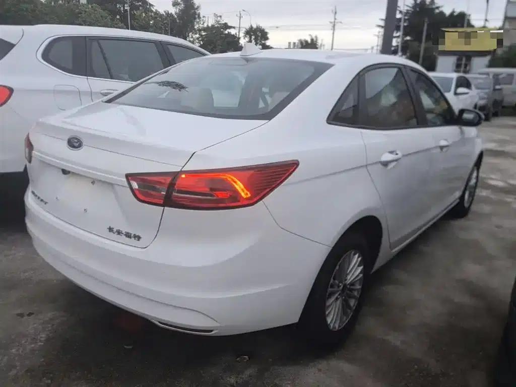 2017 Ford Focus Facelift 1.5L Automatic Comfort Model — миниатюра 7