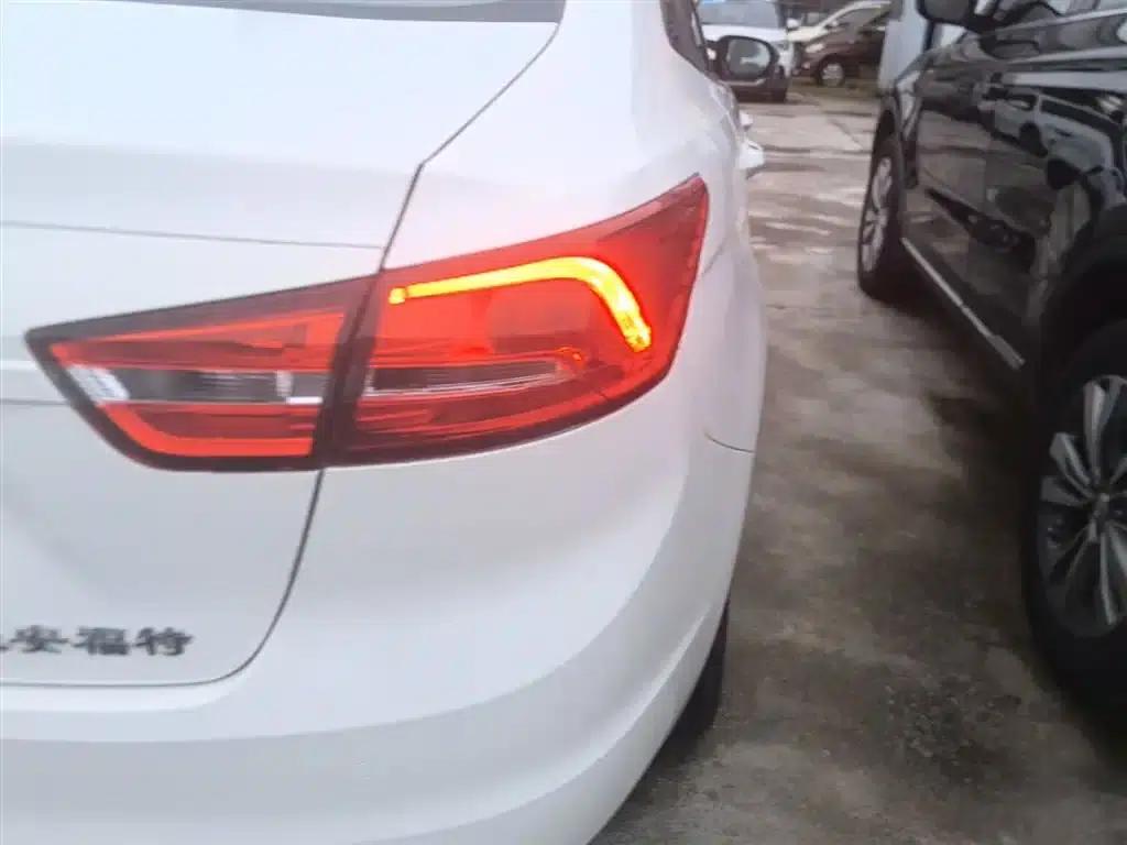 2017 Ford Focus Facelift 1.5L Automatic Comfort Model — миниатюра 8