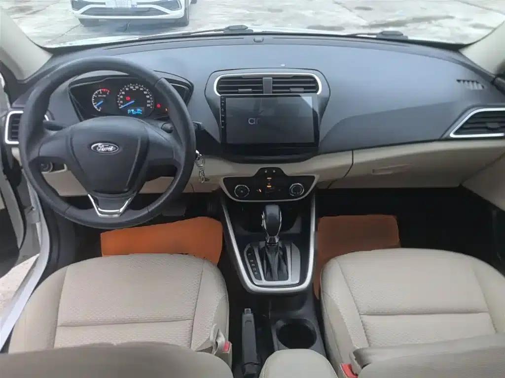2017 Ford Focus Facelift 1.5L Automatic Comfort Model — миниатюра 10