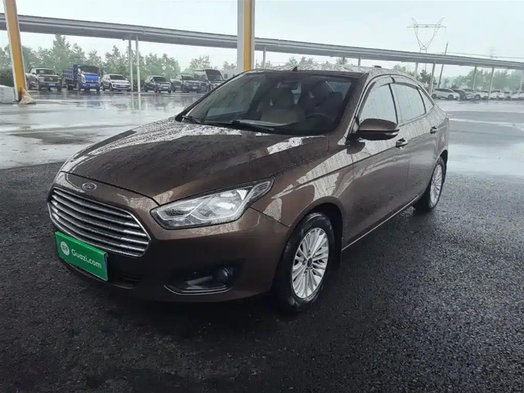 Ford Focus 2015 1.5L Automatic Comfort Model — миниатюра 1