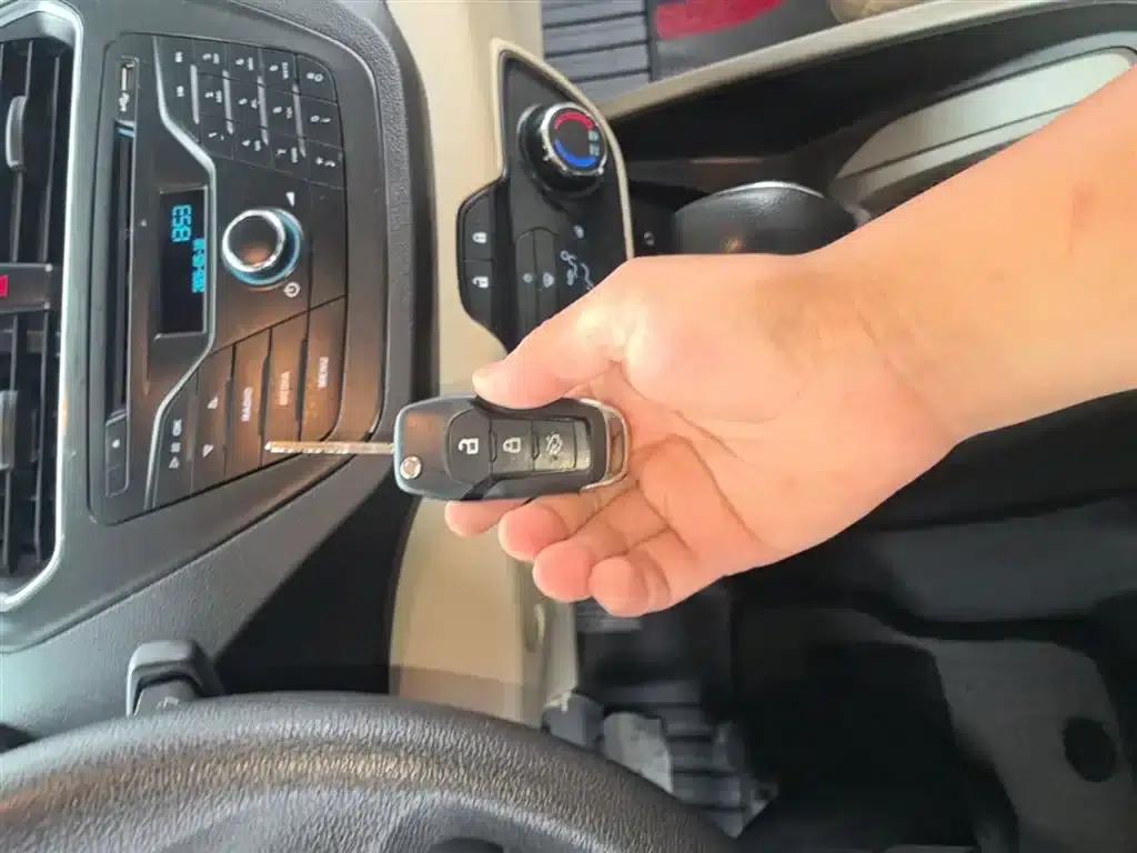 Ford Focus 2015 1.5L Automatic Comfort Model — миниатюра 9