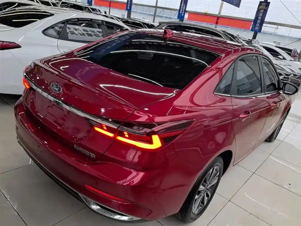 Ford Focus 2021 1.5L Automatic Diamond Edition — миниатюра 7
