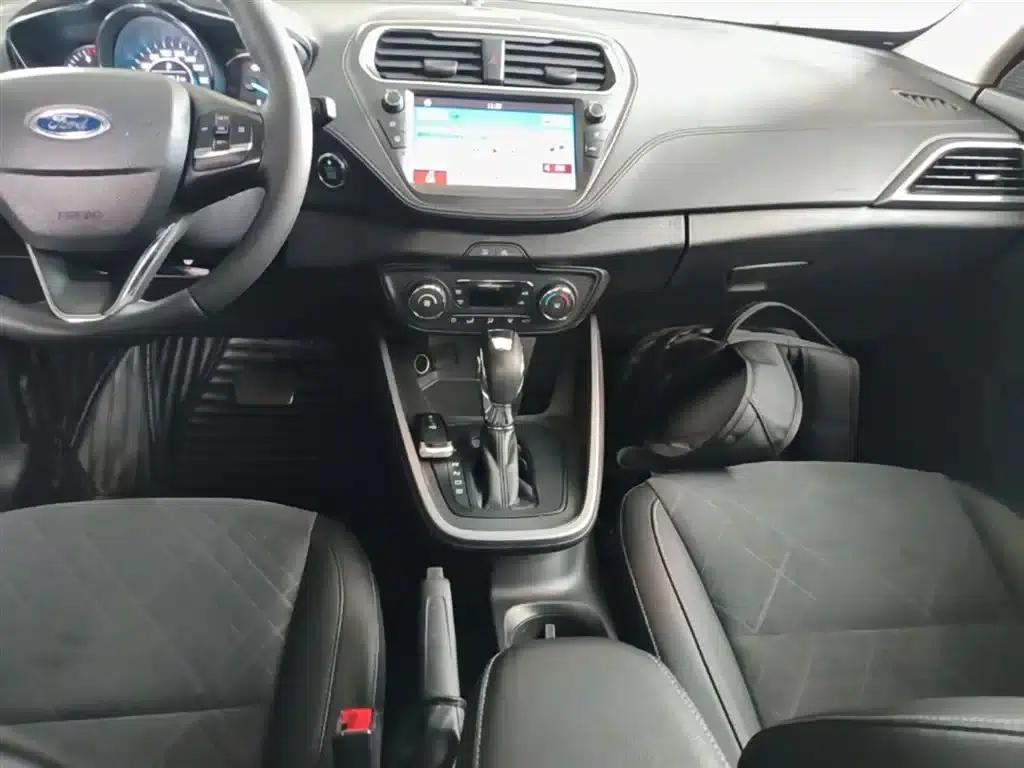 Ford Focus 2019 Facelift 1.5L Automatic Enjoyment Edition (China VI Emission Standard) — миниатюра 14
