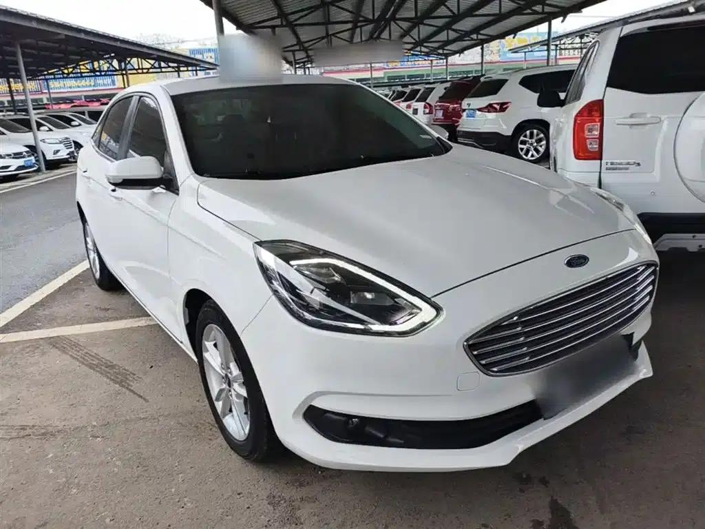 Ford Focus 2019 Facelift 1.5L Automatic Enjoyment Edition (China VI Emission Standard) — миниатюра 4